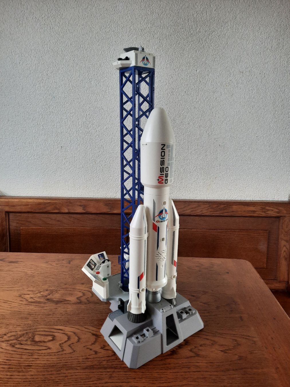 Playmobil Giocattoli: Playmobil vaisseau spatial avec site de lancement – Usato da Eschert venduto da nicolas1987 1