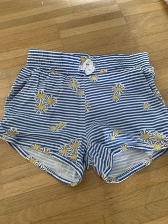 Süssi Shorts Gr. 104 mit Gänseblümchen - Top Zustand!
