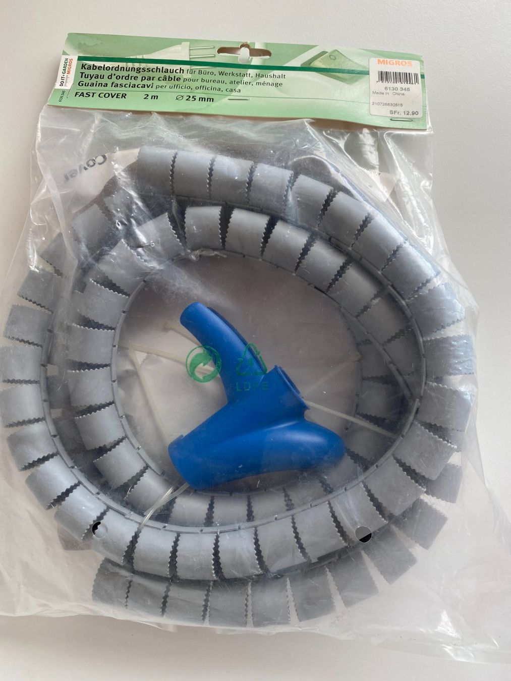 Tuyaux & tubes: Kabelordnungsschlauch 2 m plus 3,3 m – Neuf avec emballage d'origine à Wagen par 20Ricola18 1