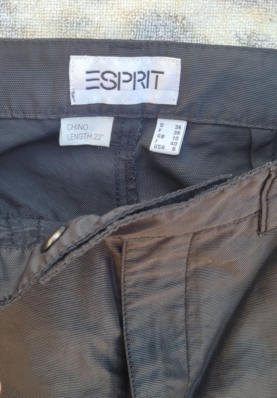 Esprit Pantaloni: Esprit Chino Gr. 36 Schwarz – Usato da Füllinsdorf venduto da Sunnebliemli7 2