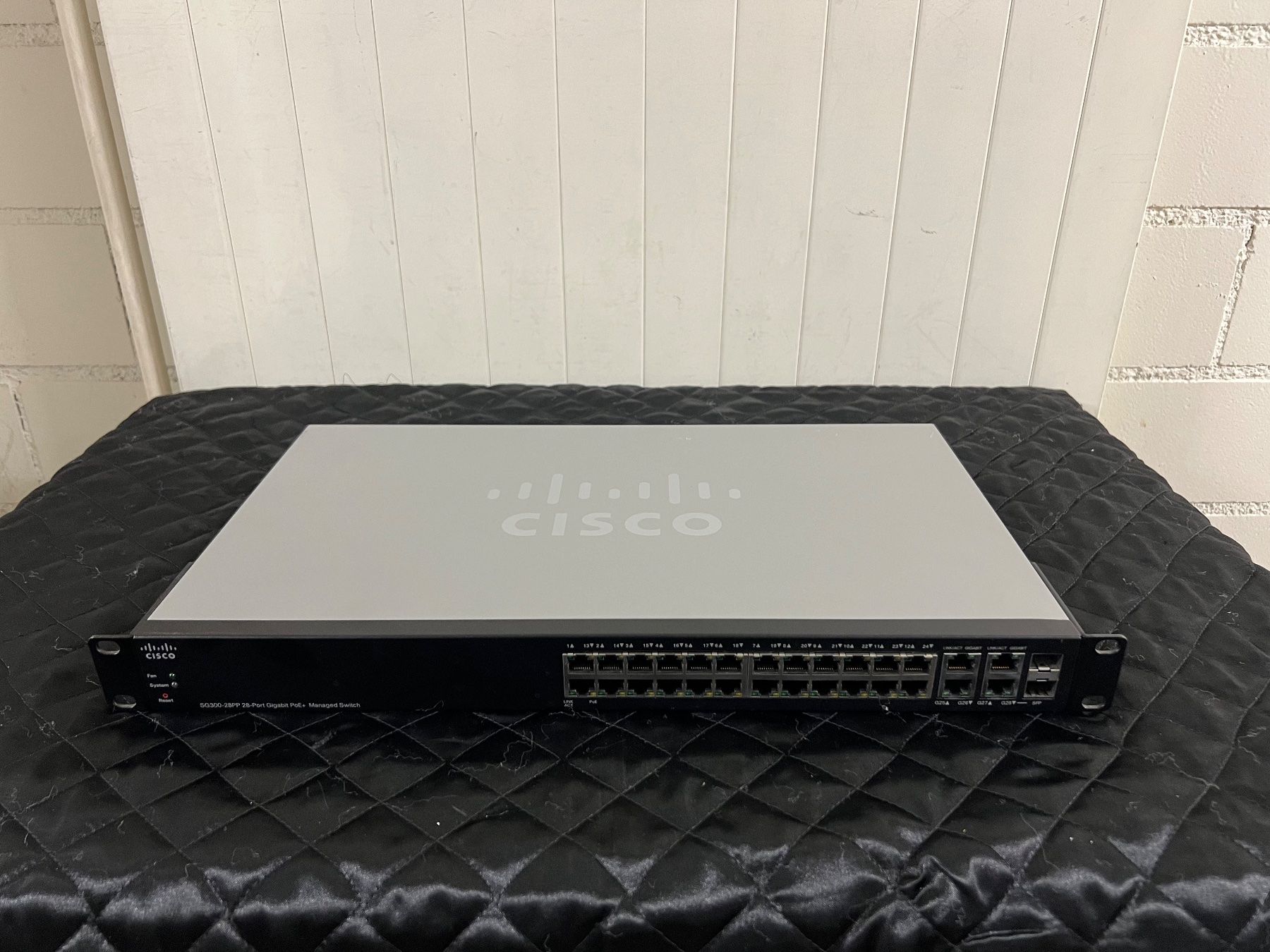 Hubs & Switches: Cisco SG300-28PP – Gebraucht aus Kirchberg SG von EPGaemperle