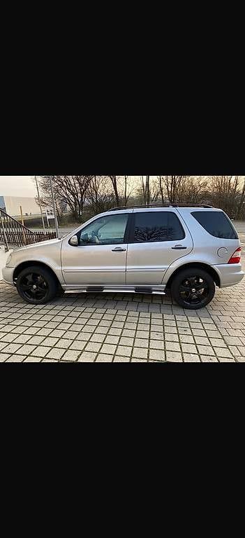 Automobili: Merzedes-Benz ML400 CDI – Usato da Wangen b. Dübendorf venduto da inf_m8sx 2