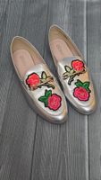 Silberne Loafer - 36 - mit Rosen-Bestickung🌹