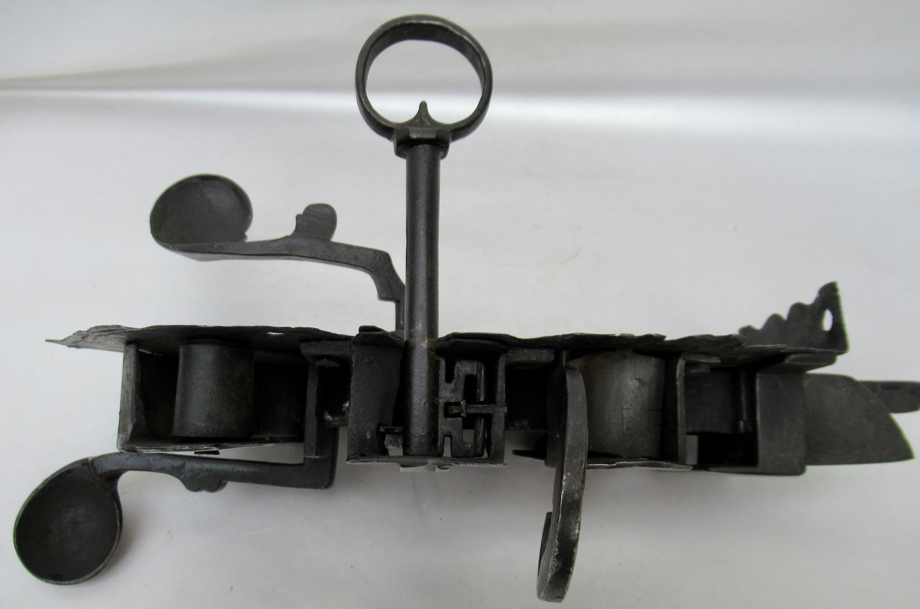 Cadenas: Gotisches Türschloss mit Schlüssel – D'occasion à Bern par Colligentes 8
