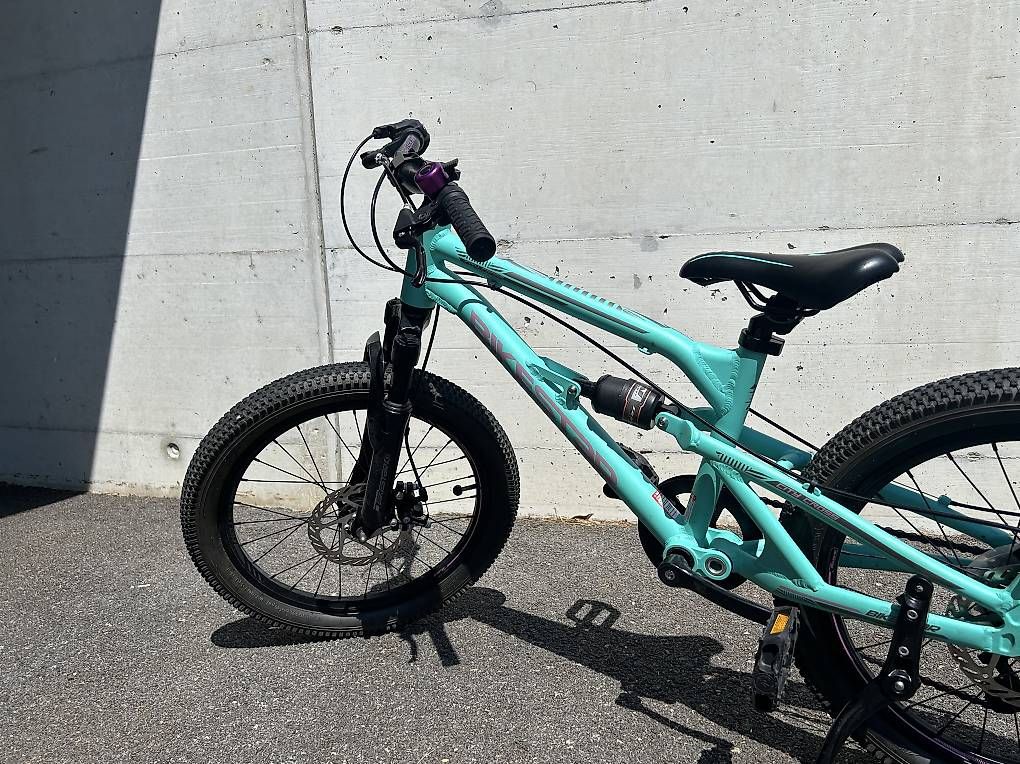 Vélos: Vélo 20 pouces turquoise freins à disques – D'occasion à Cormondrèche par SwiSSID 1