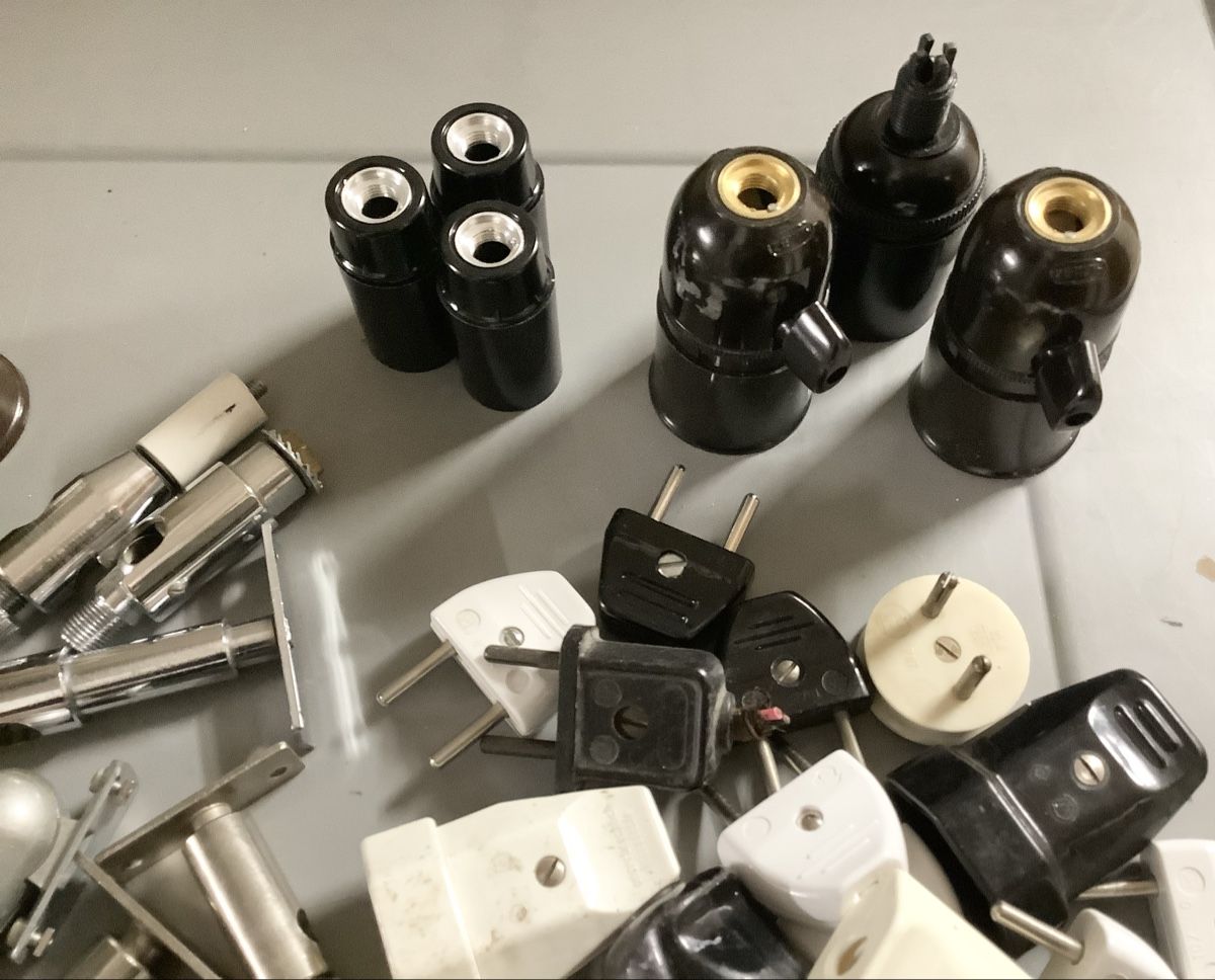 Lampen: Konvolut Lampenteile Drehschalter – Gebraucht aus Zürich von Sheer02 1