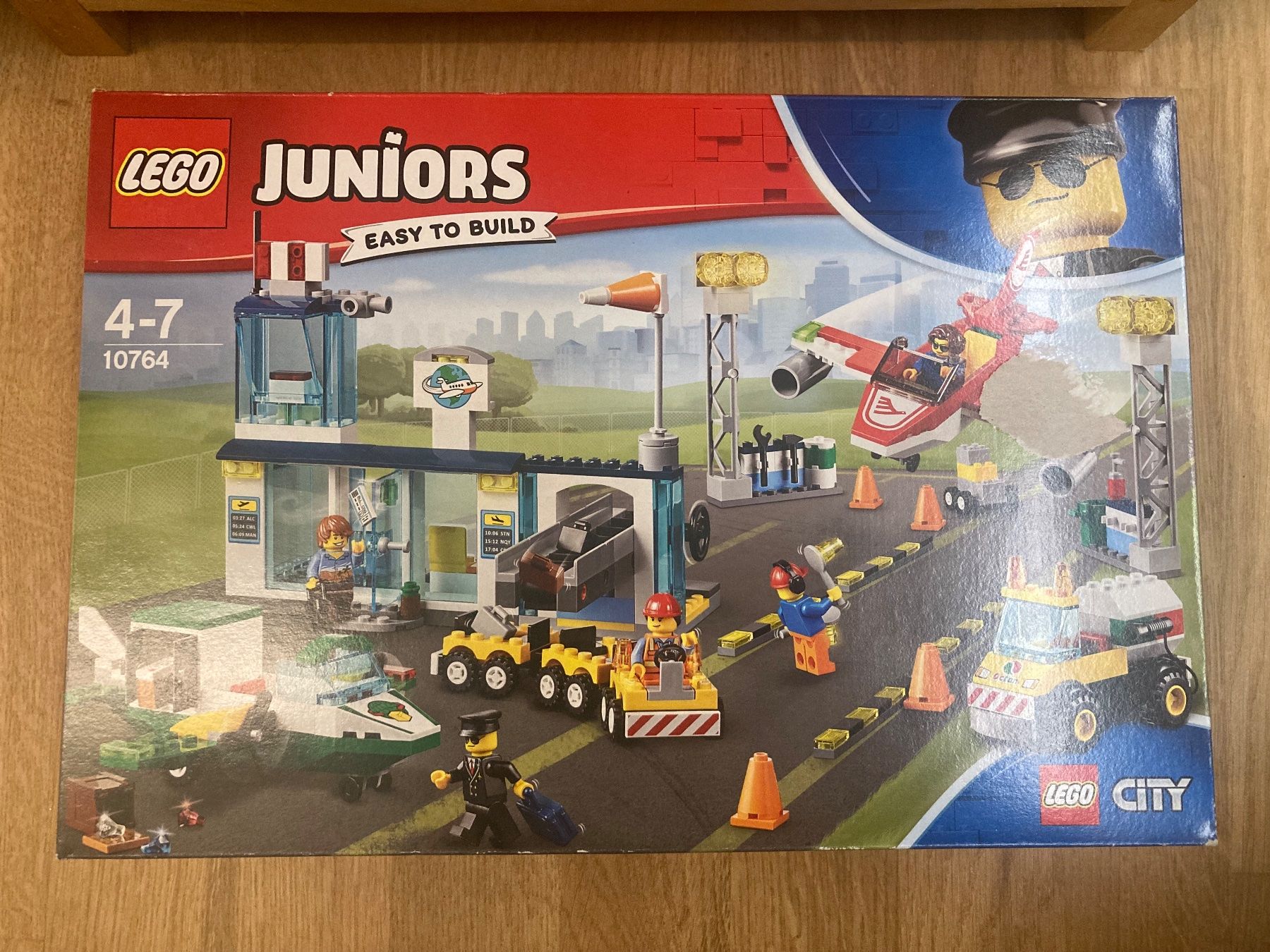 Lego Jeux de construction: Lego Junior Flughafen 10764 – Neuf avec emballage d'origine à Wallenwil par anha2010