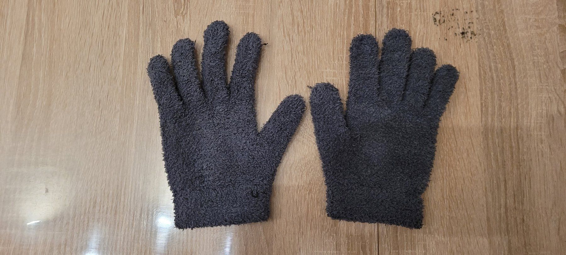 Guanti & manicotti: Handschuhe Stoff One Size Stretch Grau – Usato da Adlikon b.Regensdf venduto da ChriZ86