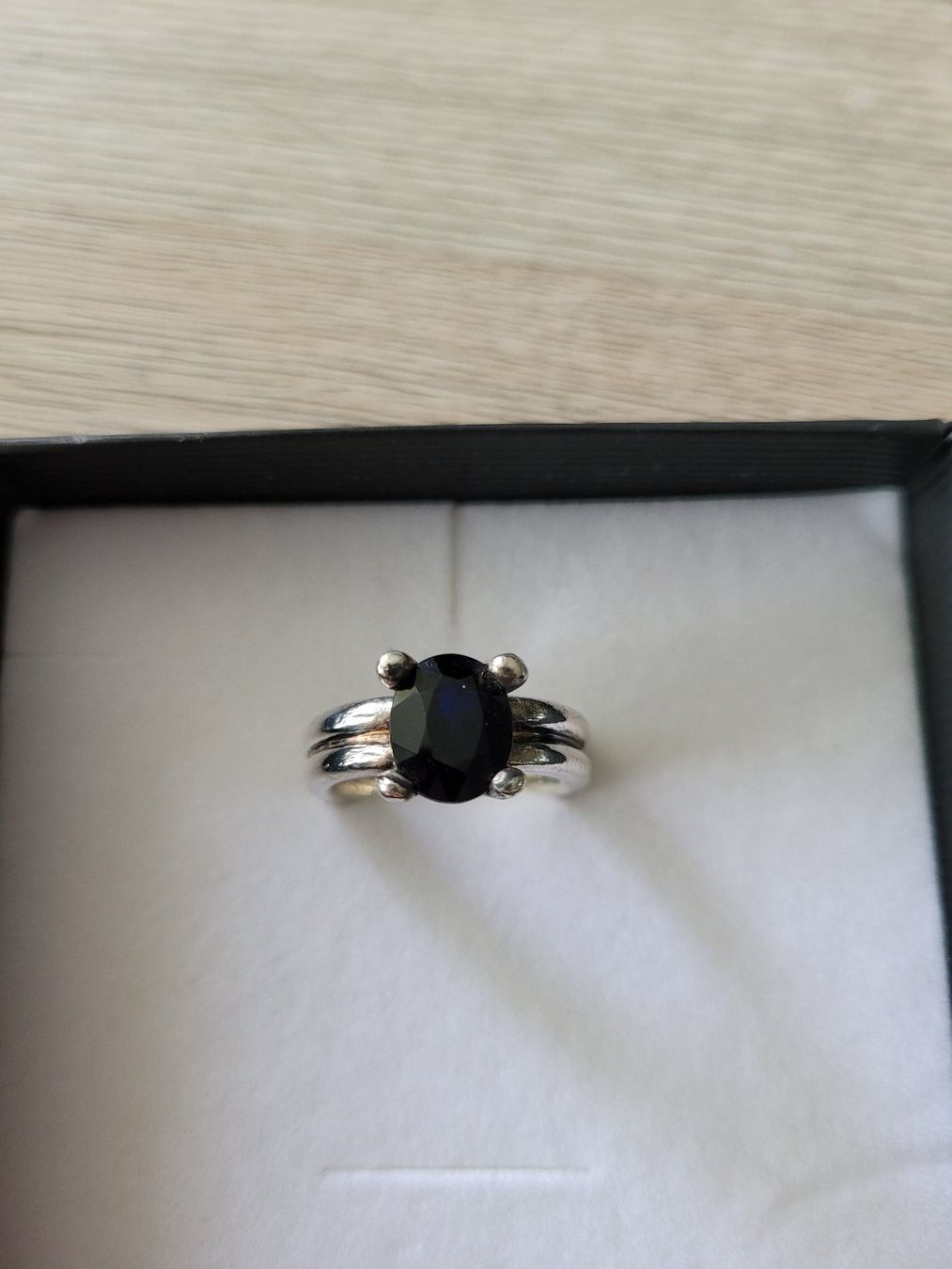 Anelli: Silberring mit sehr dunklem blauen Stein – Usato da Bonau venduto da Nisi_89