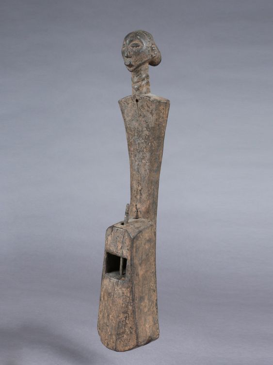Grosse Sehr Alte Afrikanische Maske Aus Holz (Gebraucht) In Root Für