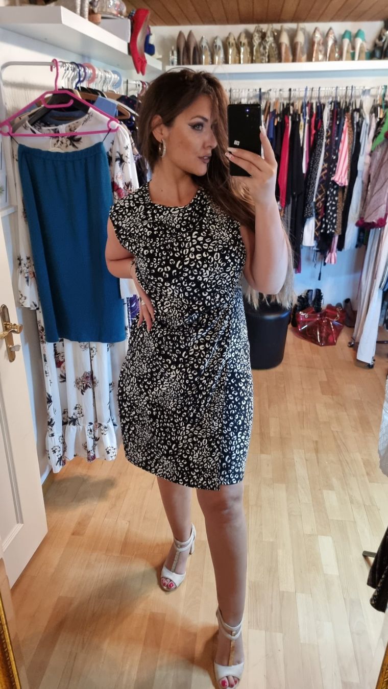 Vestiti: 🌺 Kleid Größe 40/42🌺 – Usato da Wald ZH venduto da CapLux 1