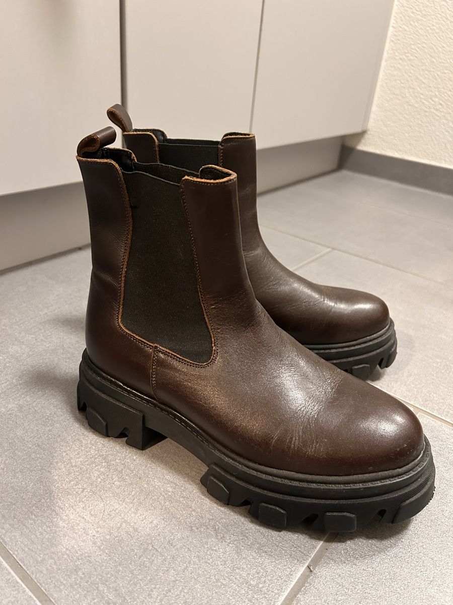 Scarpe da donna: Braune Lederstiefel About You – Usato da Winterthur venduto da ame_k6hm 4