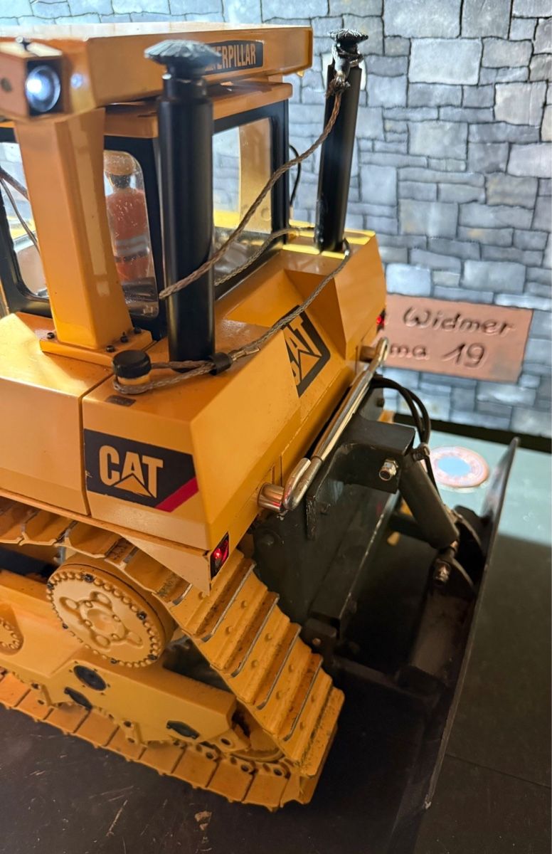 Modellismo RC: RC Bulldozer, Planierraupe 1:14 Hydraulisch – Usato da Altdorf UR venduto da modellbau-widmer 5