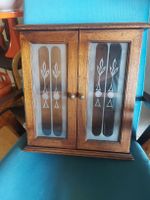 Antikes Hängekästchen aus Holz mit Glaseinsätzen