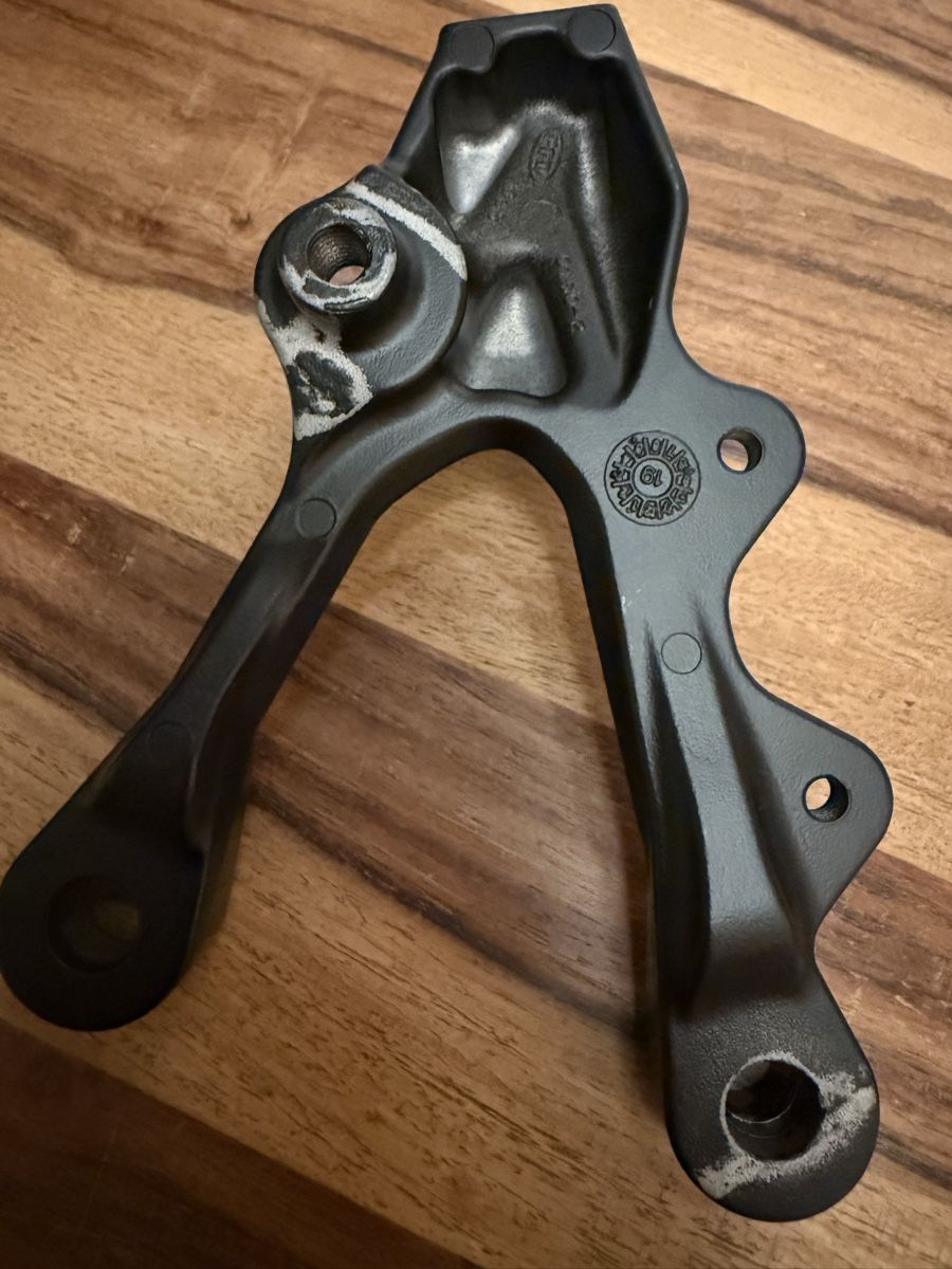 Kawasaki Tutti i ricambio per moto: Original Kawasaki Halterung – Nuovo e nell'imballaggio originale da Buochs venduto da 18-84 1
