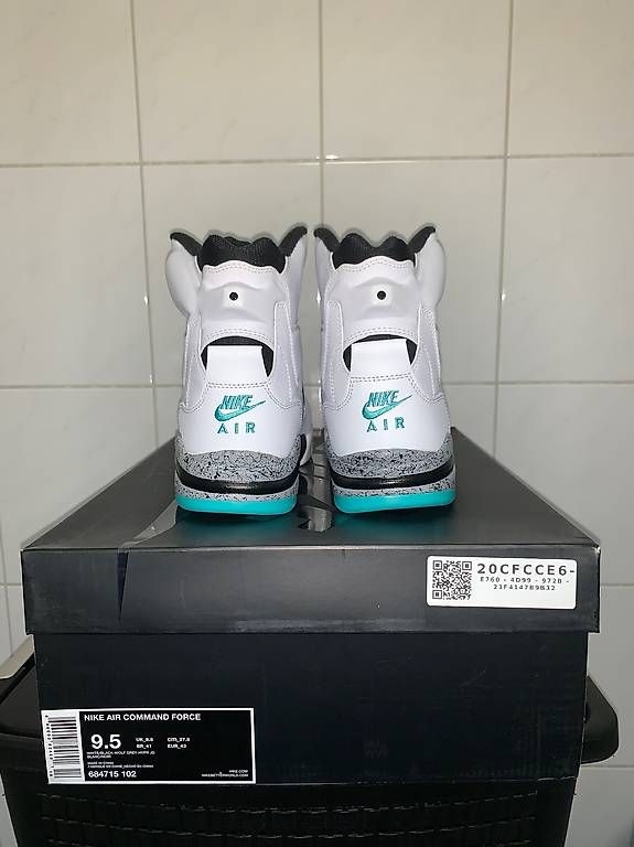 Nike Scarpe da uomo: Nike Air Command Force Hyper Jade Neu!! EU 43 – Usato da Tuggen venduto da Kawest0 1