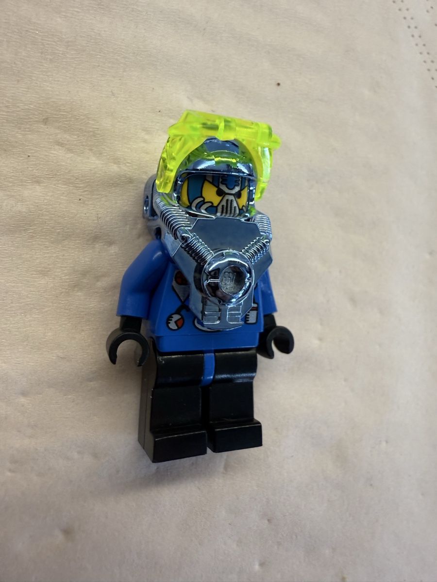 Lego Giocattoli: 1 LEGO Figur mit Helm Taucher – Usato da Rheinfelden venduto da zim_2hqc