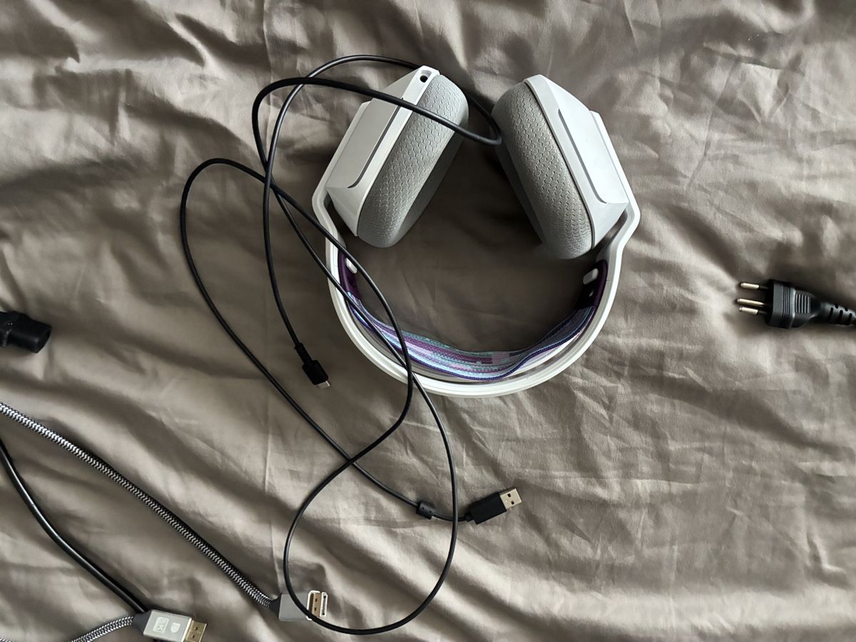 Logitech Kopfhörer: Logitech G733 Kopfhörer weiss gebraucht mit Box – Gebraucht aus Zumikon von Classon 2