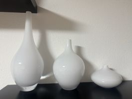 Drei Glasvasen weiss Set in verschiedenen Grössen gebraucht