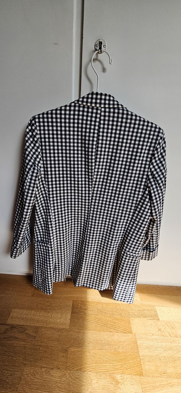 Bershka Completi & Tailleur: Blazer Bershka Grösse M – Usato da Rombach venduto da ThriftBetter 3