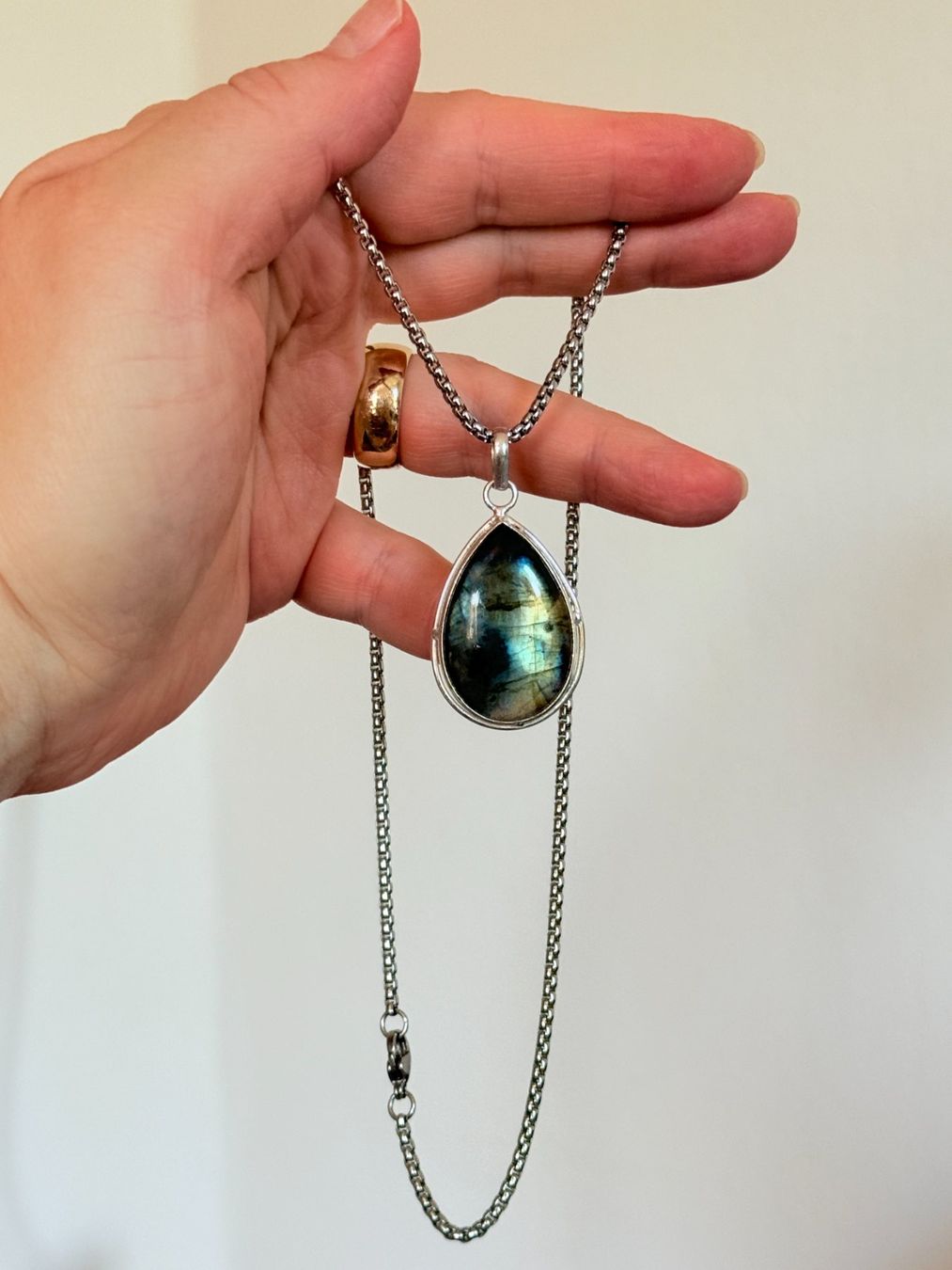 Catenine: Collier Labradorite Pendentif Goutte Unique – Nuovo e nell'imballaggio originale da Genève venduto da AWWA 9