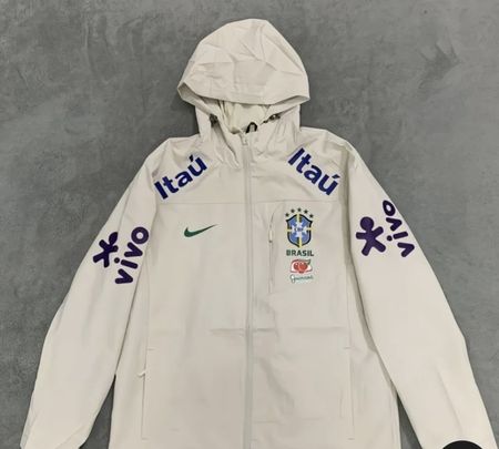 Veste Nike Brésil taille L blanc