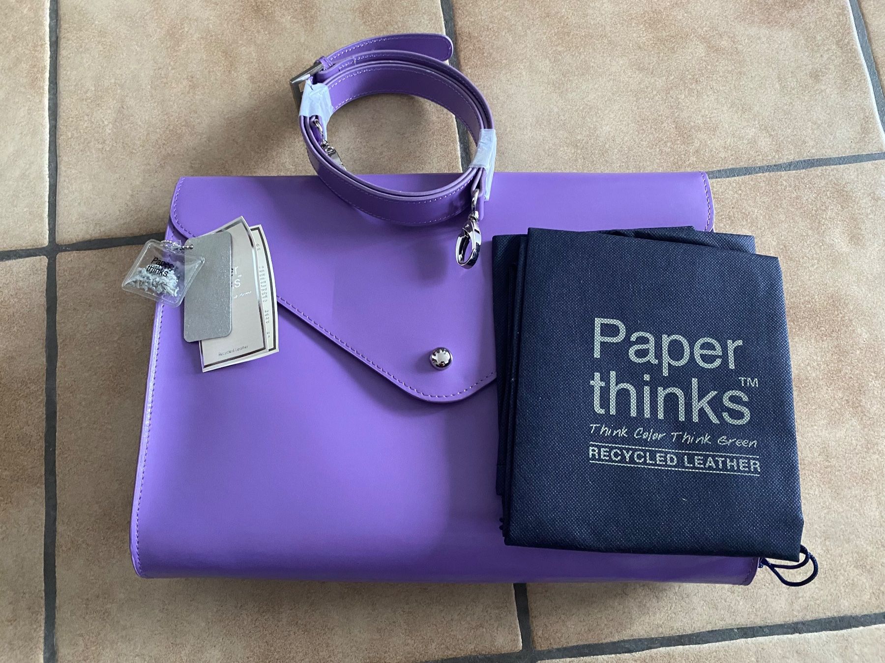 Borse da donna: Borsetta Paperthinks – Nuovo (secondo la descrizione) da Cadenazzo venduto da ker85