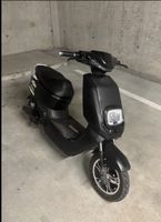 Elektroroller Schwarz Vespino 7i