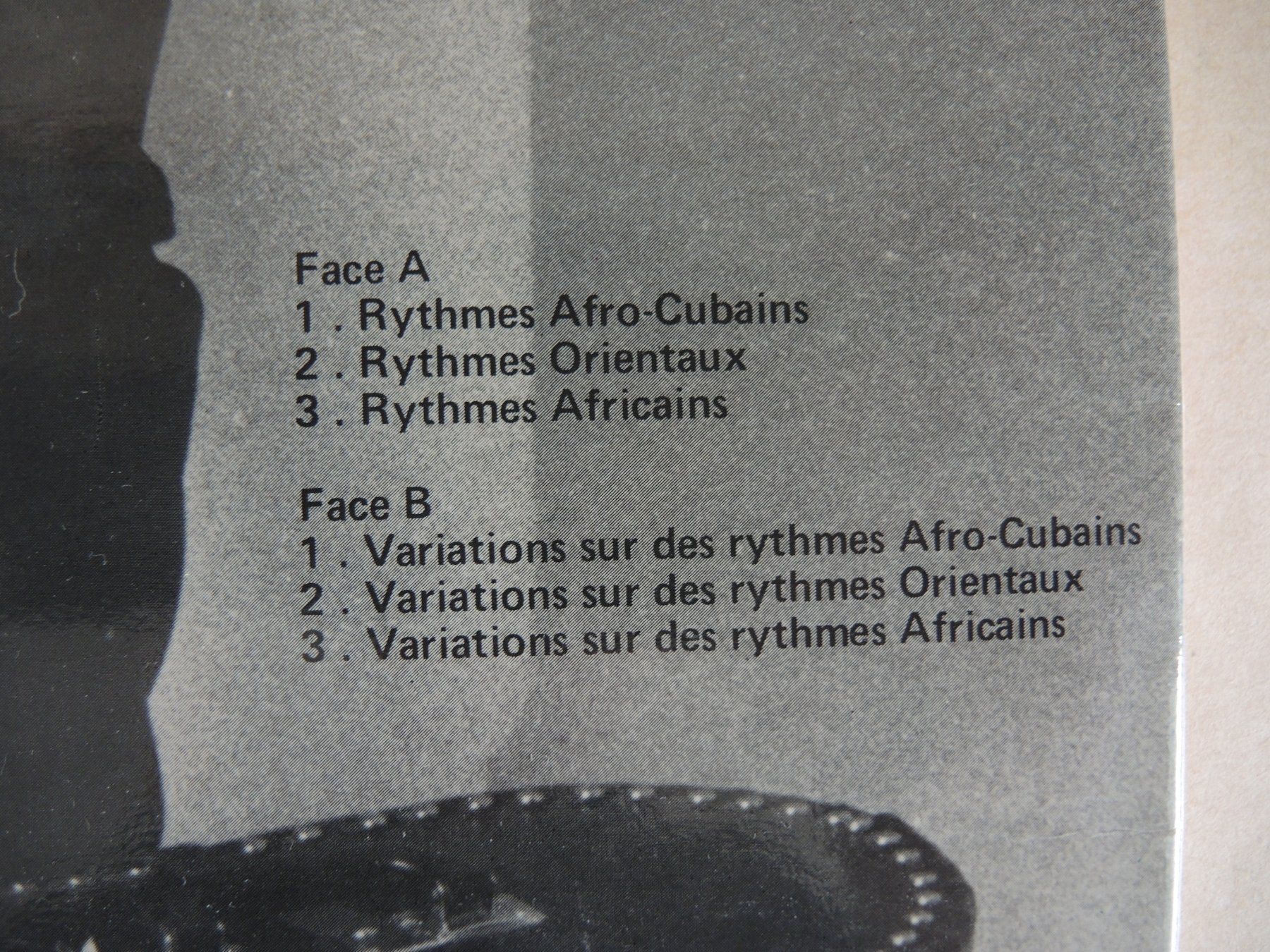 Dischi in vinile: Guem LP Rhythmes Africains Afro-Cubains Percussion Vinyl – Usato da Rorschach venduto da maeck8 4