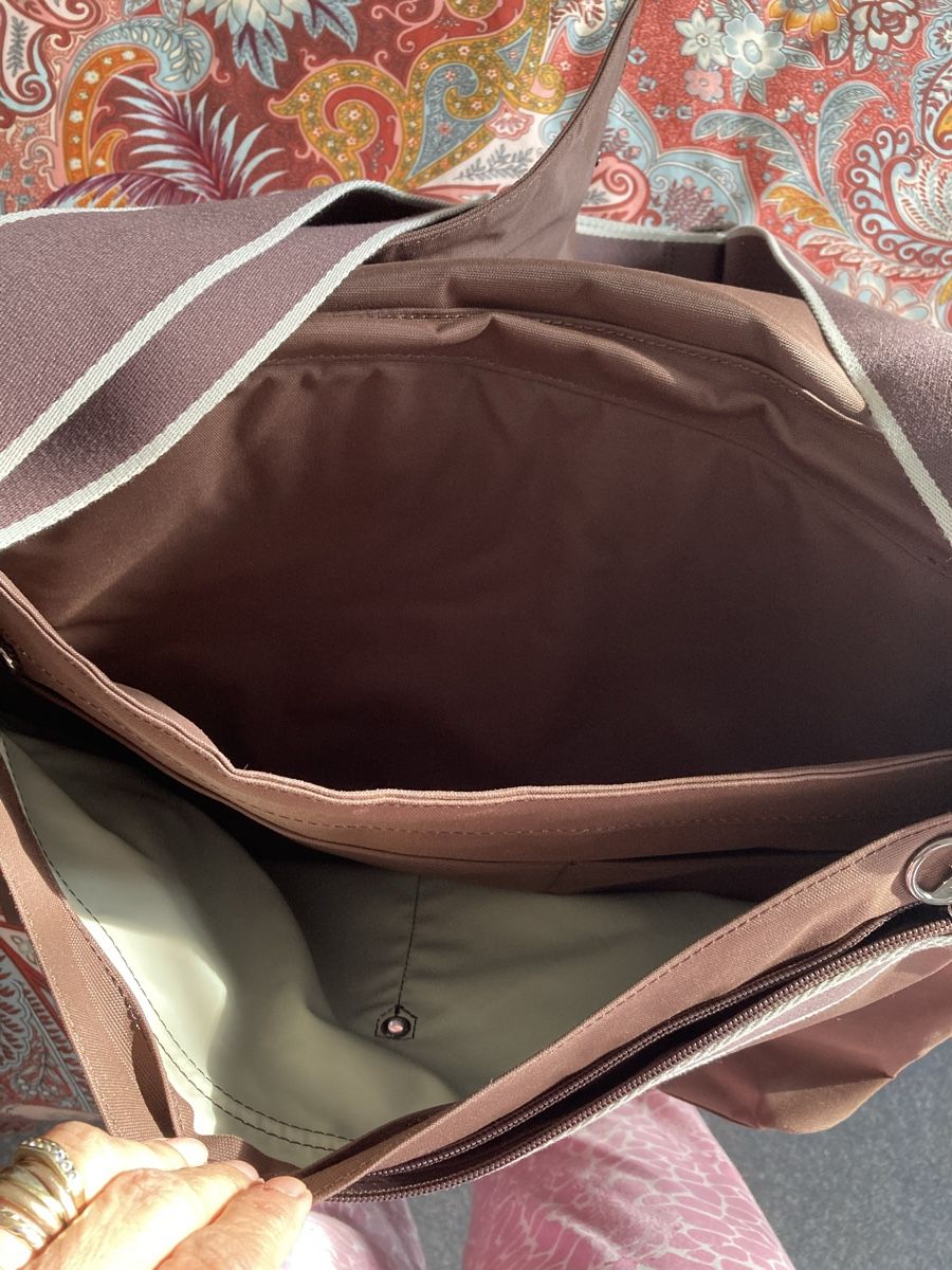Lacoste Borse: Borsa tracolla computer/tempo libero – Nuovo (secondo la descrizione) da Viganello venduto da Orisole 2