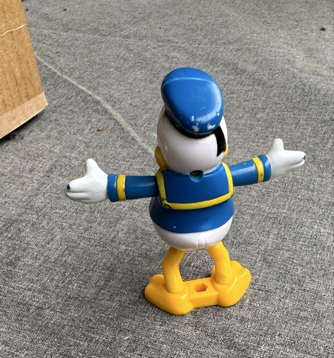 Disney Giocattoli: Alte Donald-Figur, ca. 10 cm – Usato da Wettswil venduto da osoma99 2