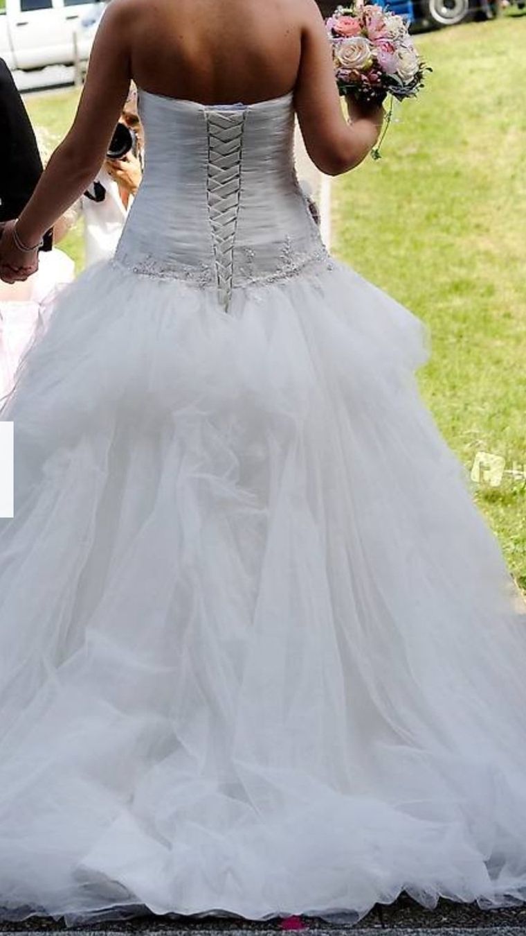 Vestiti: Prinzessinnen-Brautkleid Grösse 38 – Nuovo (secondo la descrizione) da Kandersteg venduto da nvo_65py 3