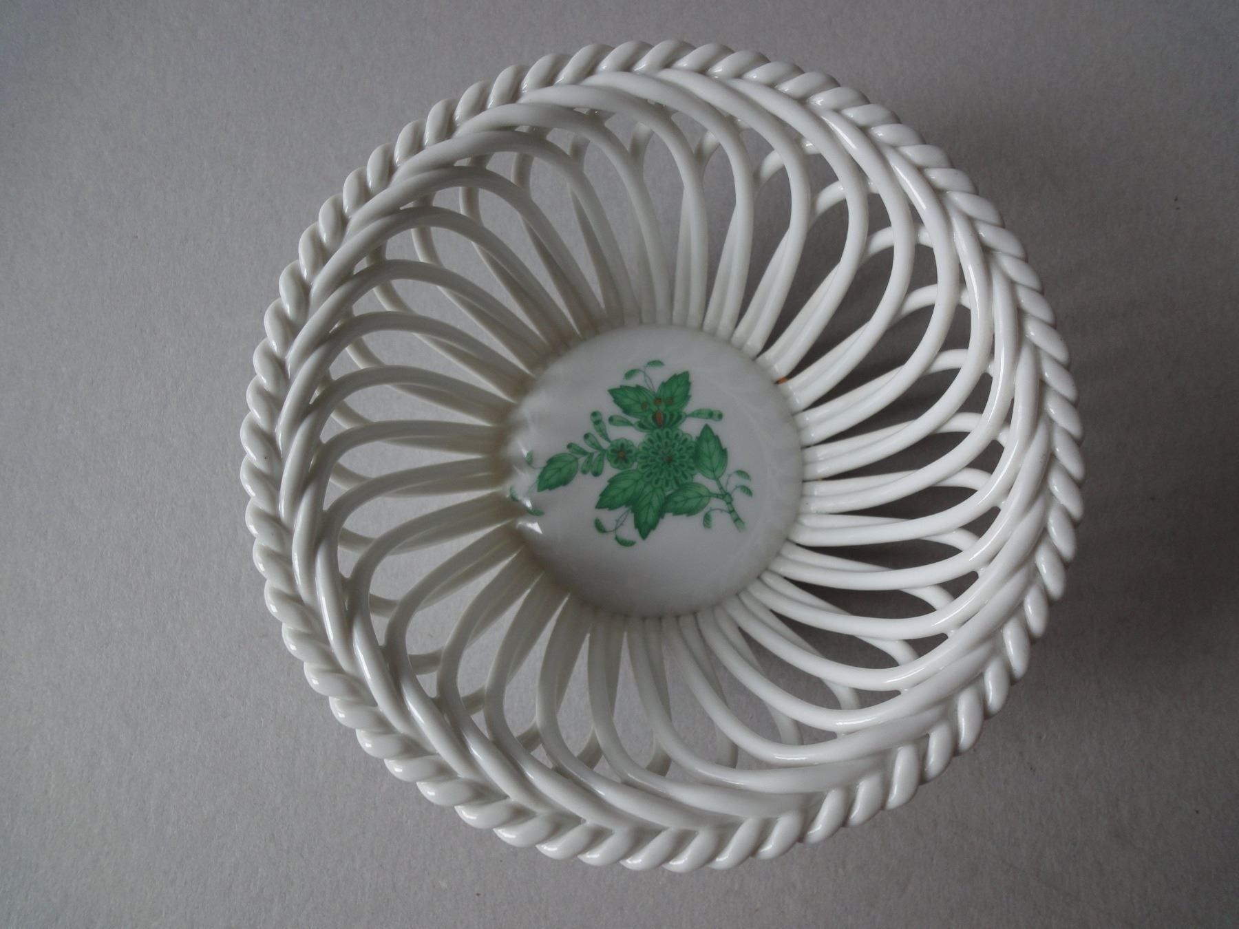 Herend Coupes: Kleine Schale Herend - Korbgeflecht – D'occasion à Chur par omonia