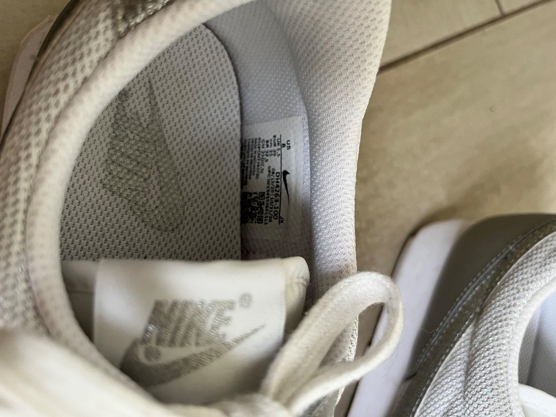 Scarpe da donna: Nike Sneaker Grösse 39 - Top Zustand! – Nuovo (secondo la descrizione) da Kradolf venduto da AlexiaEugster 6