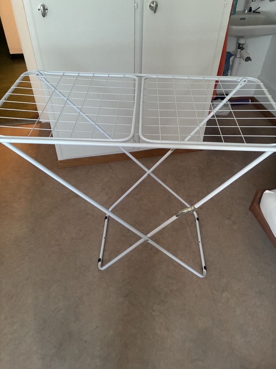 Séchoirs à linge: Clothes Drying Rack white foldable like new – Neuf (Voir description) à Zürich par Sergio.BR