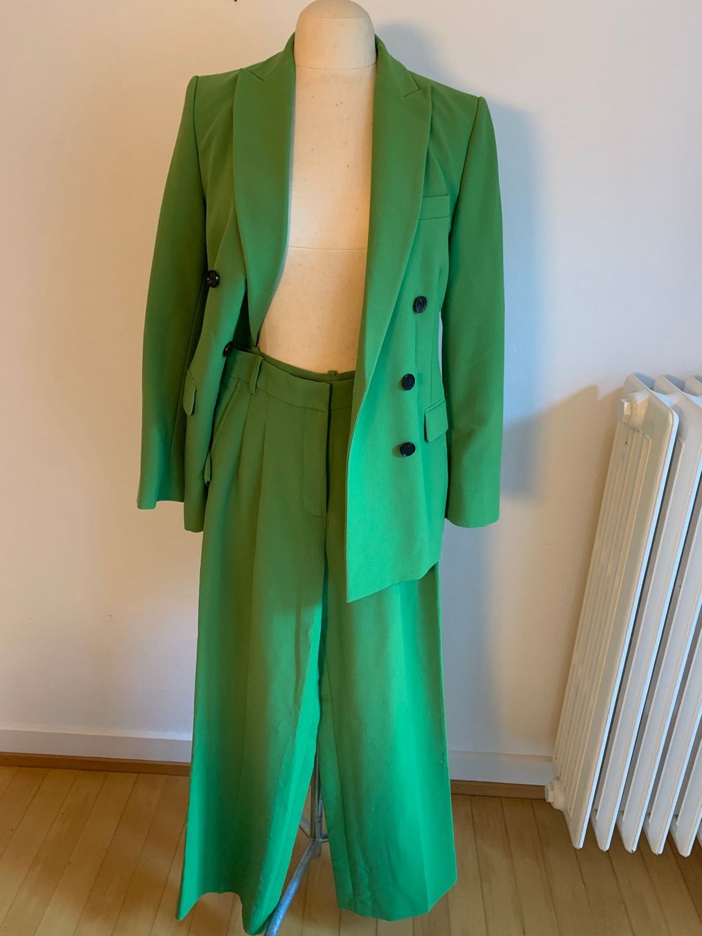 Zara Completi & Tailleur: Hosenanzug grün – Usato da Winterthur venduto da Drachenrose 2