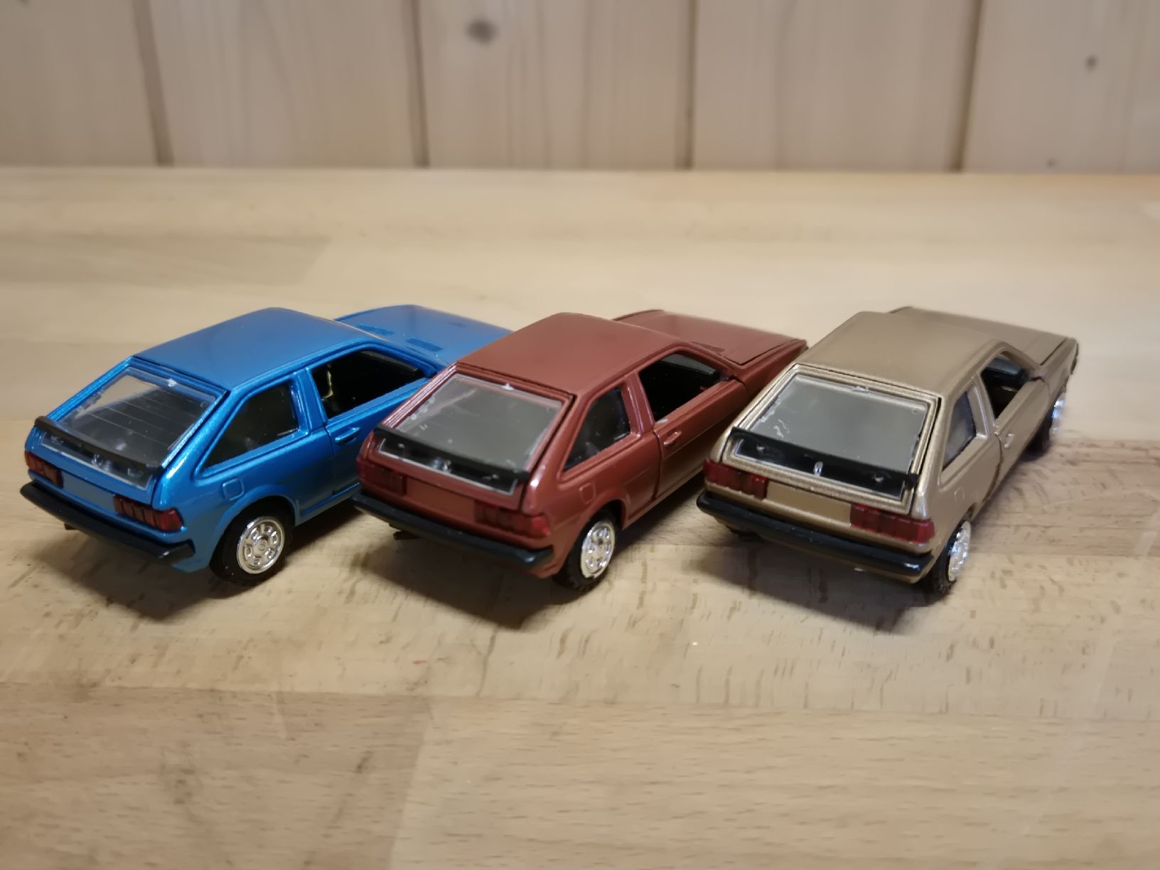 Conrad Modellini d'auto: VW Scirocco 2, 3 Stk. Conrad Modelle, Top Zustand! – Nuovo (secondo la descrizione) da Kirchberg SG venduto da Karmann53 2