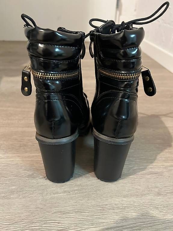 Chaussures femmes: Stiefeletten – D'occasion à Schwerzenbach par nic_zt5r 3