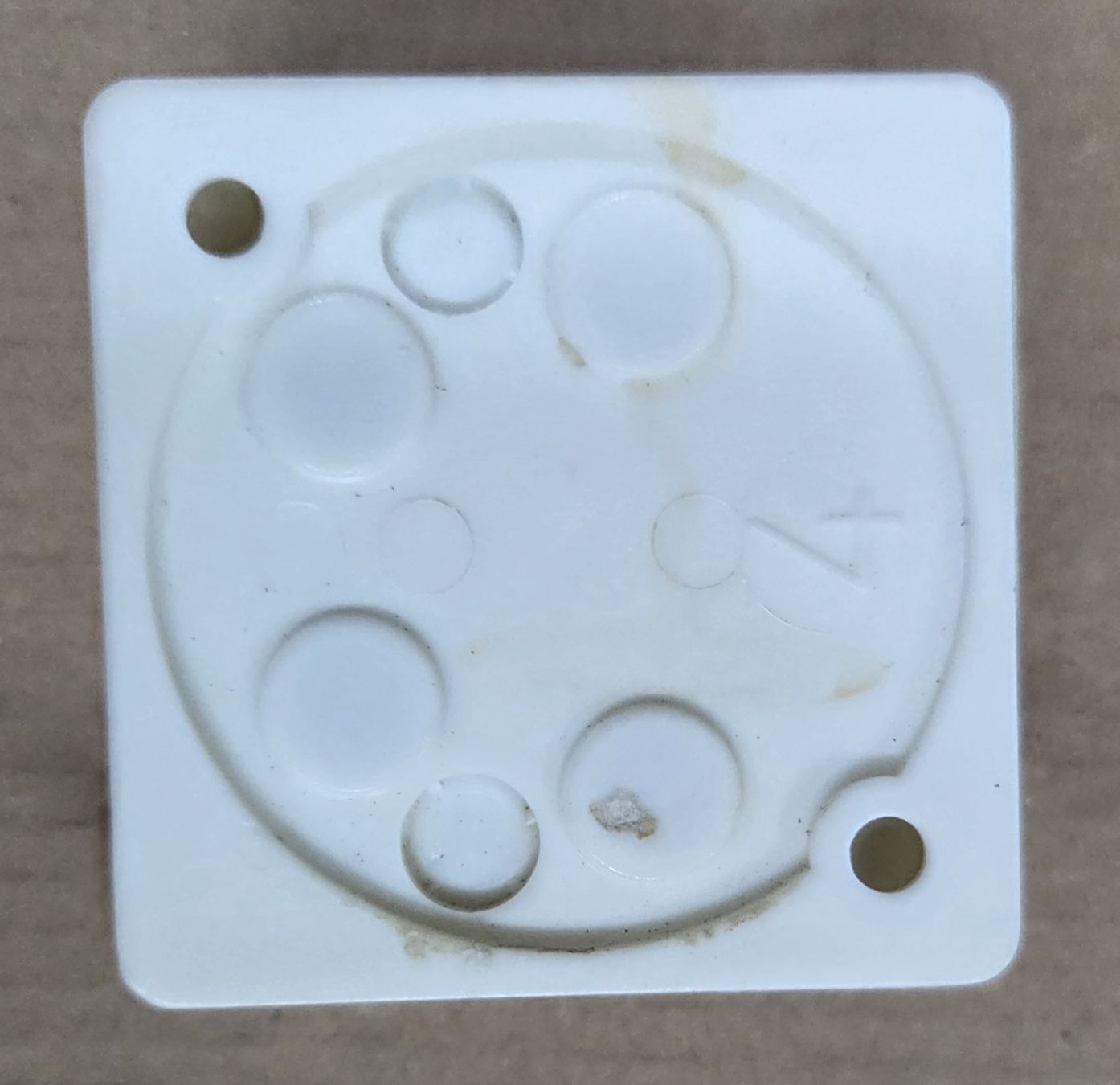 Stromzufuhr: Verteilerdose 4x2,5 mm2 weiss mit Einsätzen neu – Neu (gemäss Beschreibung) aus Kirchberg SG von Bibsli 1