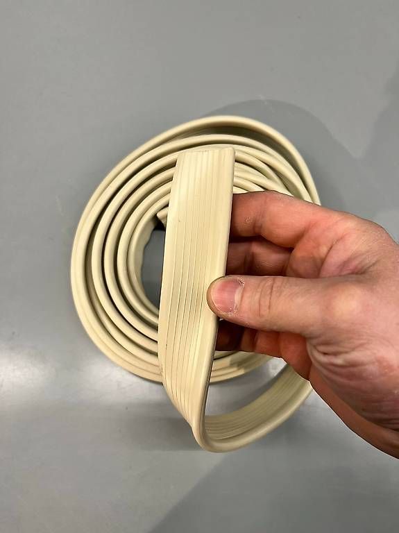 Sonstiges Zubehör: Käder Beige – Gebraucht aus Winterthur von Klebstreifen