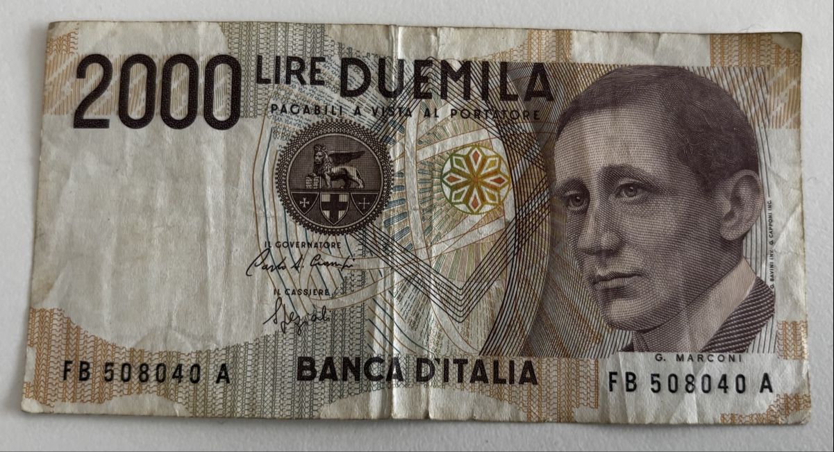 Banknoten: Italien 2000 Lire 1990 – Gebraucht aus Algetshausen von Carrhard