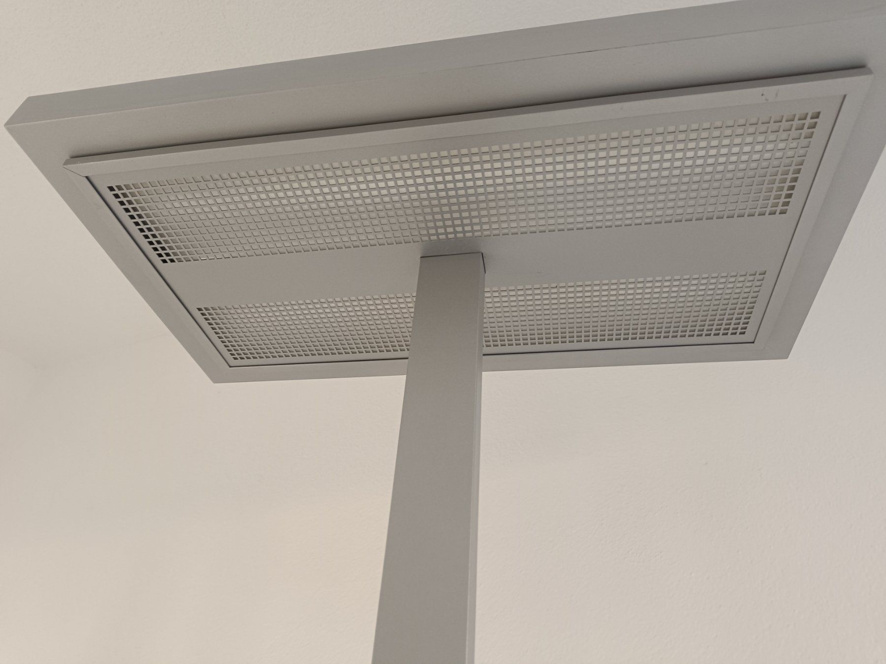 Lampen: Stehleuchte, Metall Grau, Modernes Design – Gebraucht aus Lienz von Koelsing 1