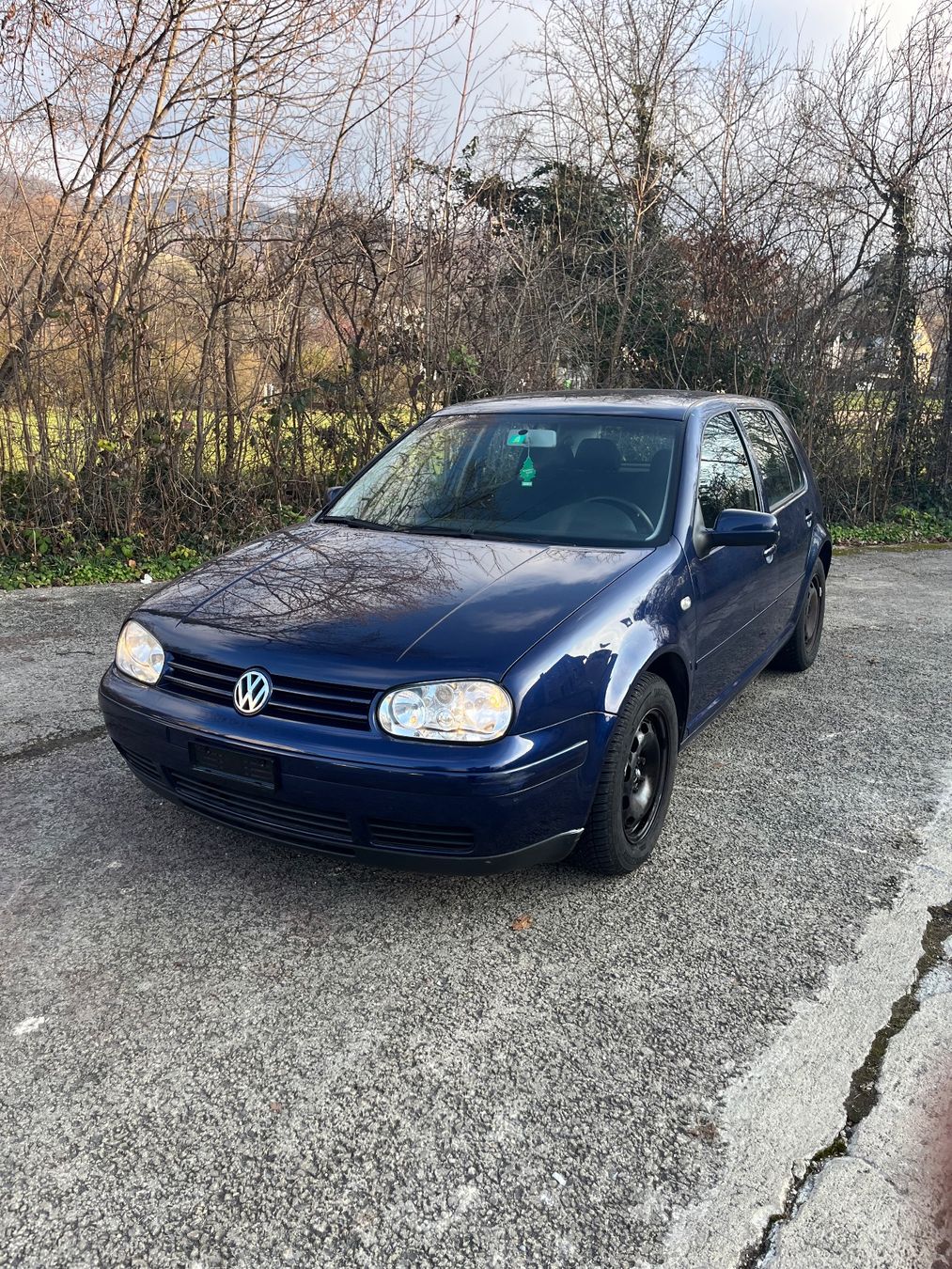 VW Autos: Vw Golf 4 1.6 – D'occasion à Hölstein par ami_t2fh
