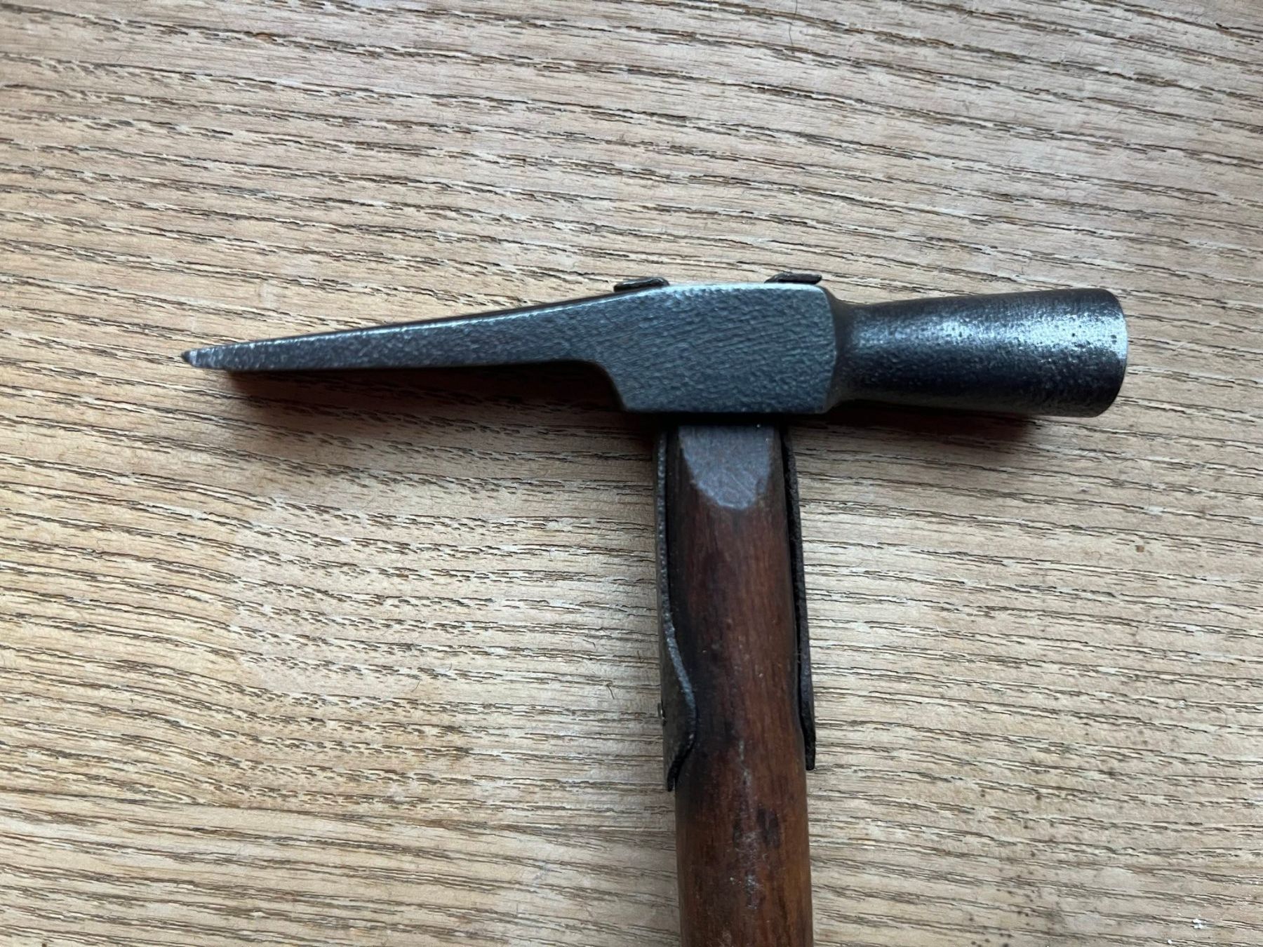 Tutti gli attrezzi: kleiner antiker Hammer Polstererhammer – Usato da Wernetshausen venduto da fahrradohnebremsen 3