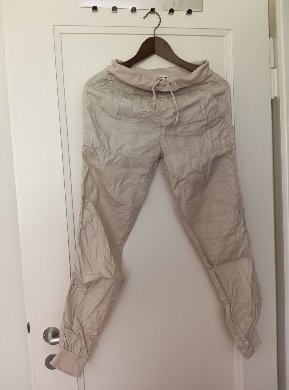 C&A Hosen: Lockere Sommerhose/Freizeithose, beige, Grösse M – Gebraucht aus Zürich von Asteraki