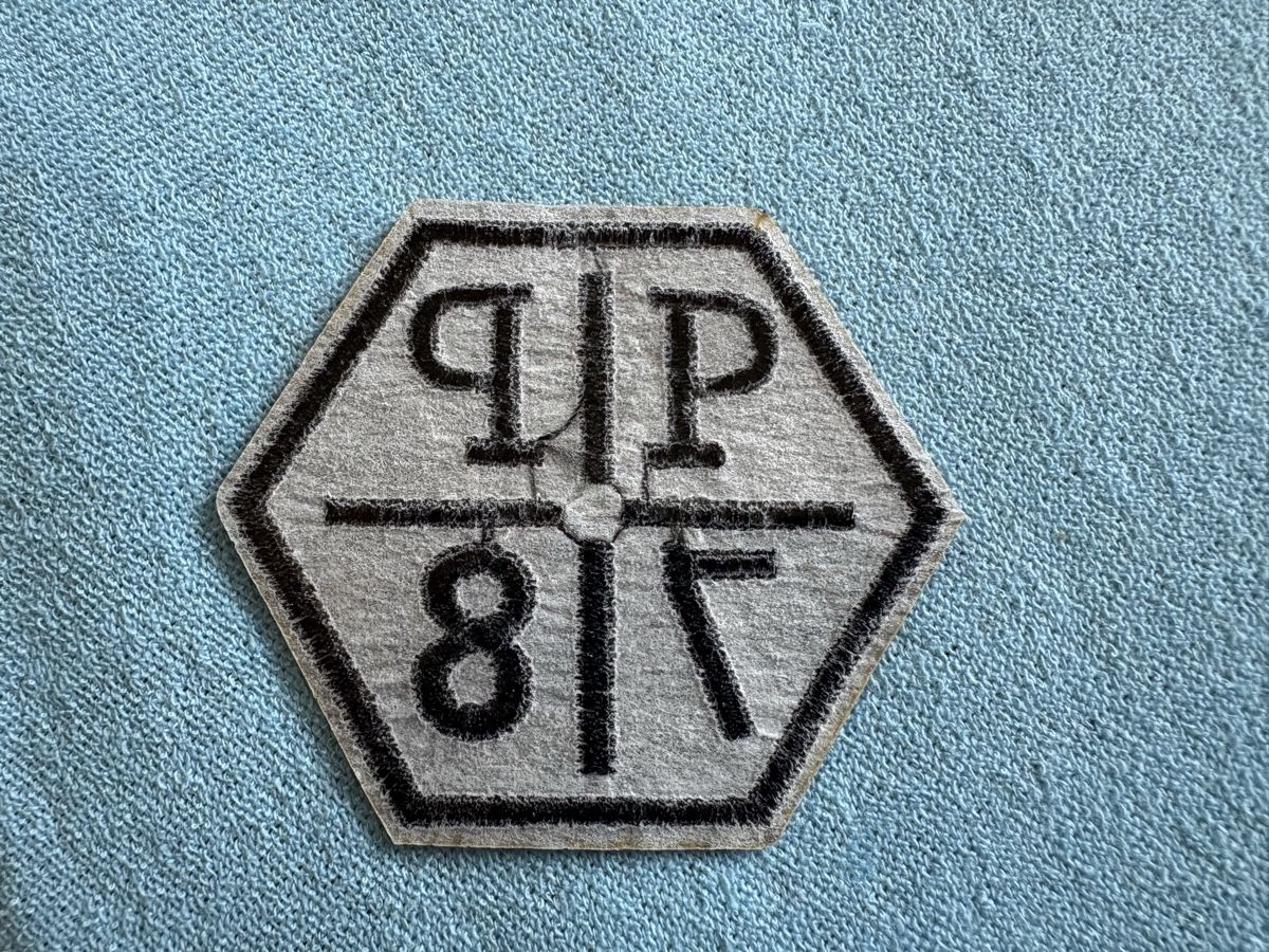 Insignes: Aufnäher Emblem Hexagon Logo  – Neuf avec emballage d'origine à Teufen AR par AykutS 1