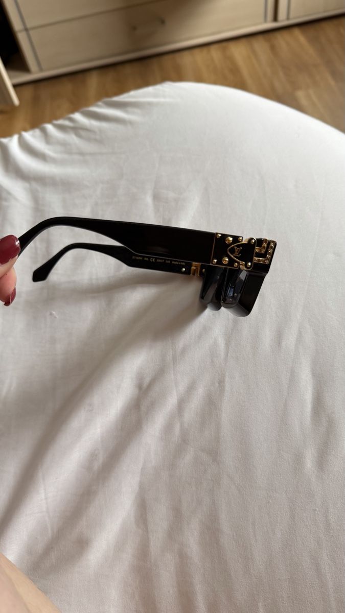 Louis Vuitton Occhiali & Lenti: Louis Vuitton Sonnenbrille – Nuovo (secondo la descrizione) da Dällikon venduto da lit_dzh2 4