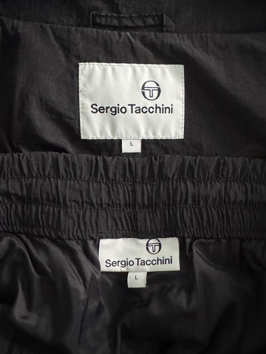 Completi: Sergio Tacchini Trainingsanzug Schwarz Grösse L – Nuovo (secondo la descrizione) da Rudolfstetten venduto da ste_hw3y 1