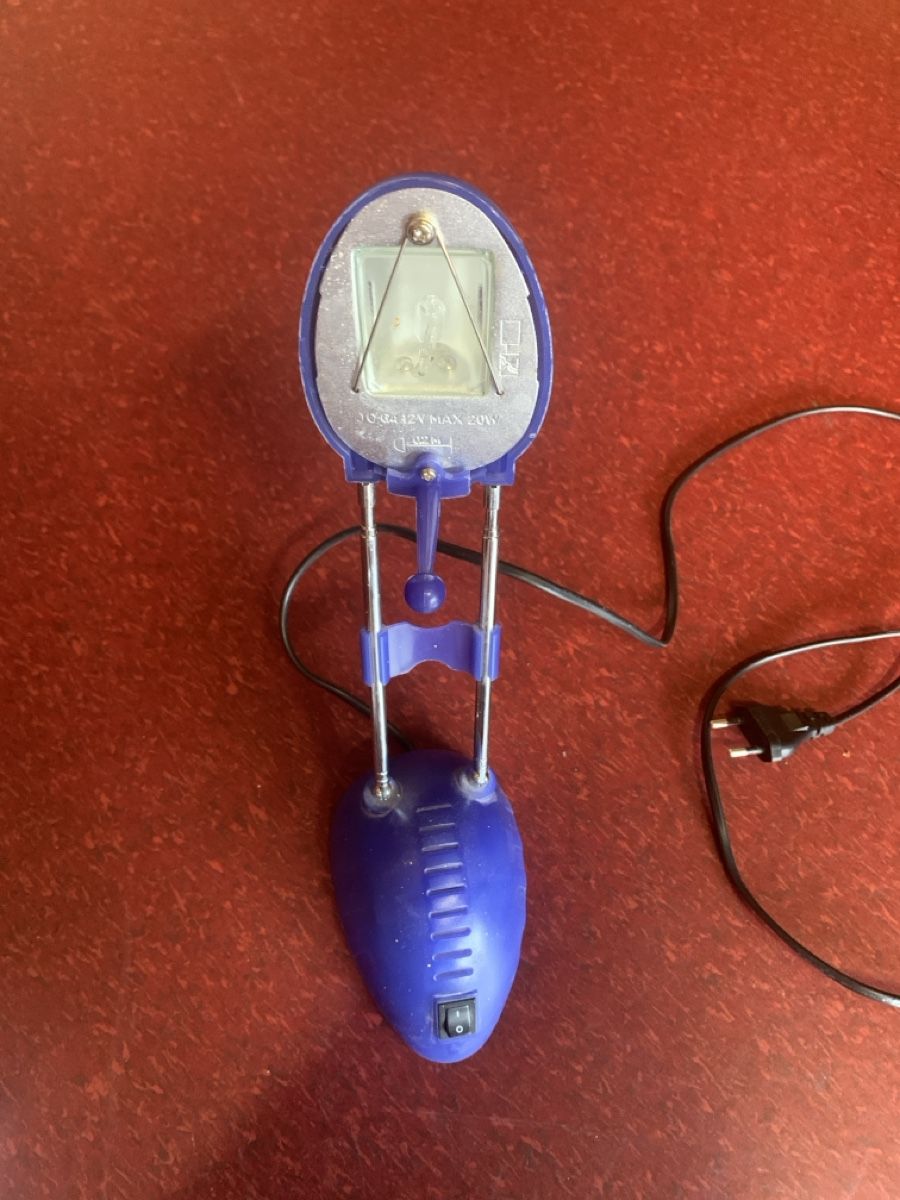 Lampade: Schreibtischlampe blau verstellbar – Usato da Wiggen venduto da Antoniotto 1