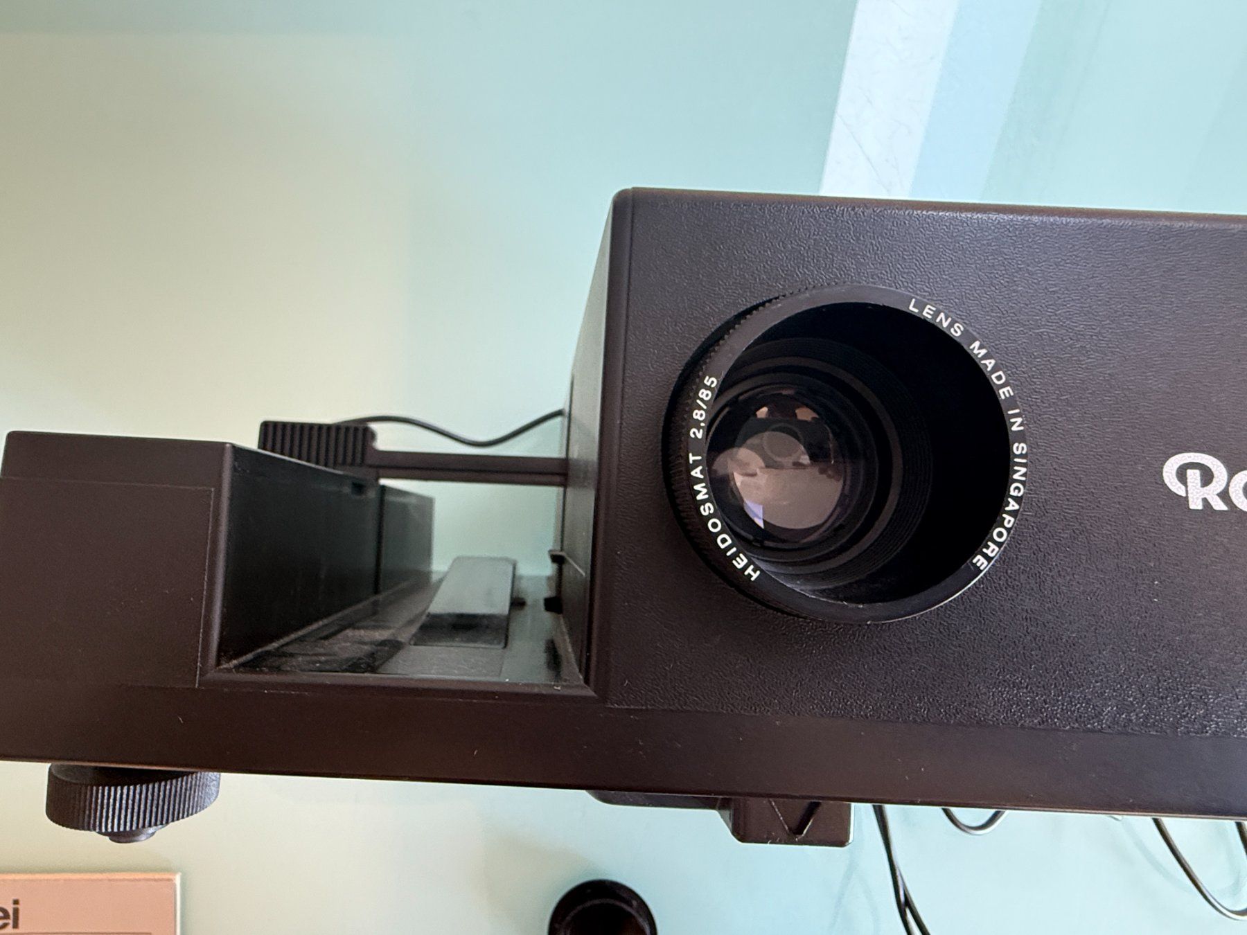 Rollei Proiettori: Rollei P355 Autofocus Diaprojektor – Usato da Aeugst am Albis venduto da gzhtox